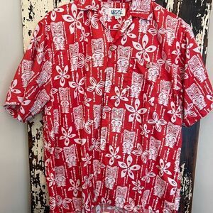 Men’s UZZI Tiki Hawaiian Button down shirt.  Size L.